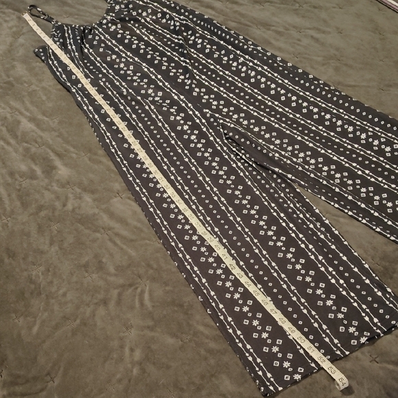 Prinbara Patterned Jumpsuit - Picture 5 of 8